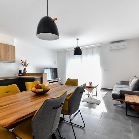 Spacious Apartment Nero With Free Parking Zadar Exteriér fotografie
