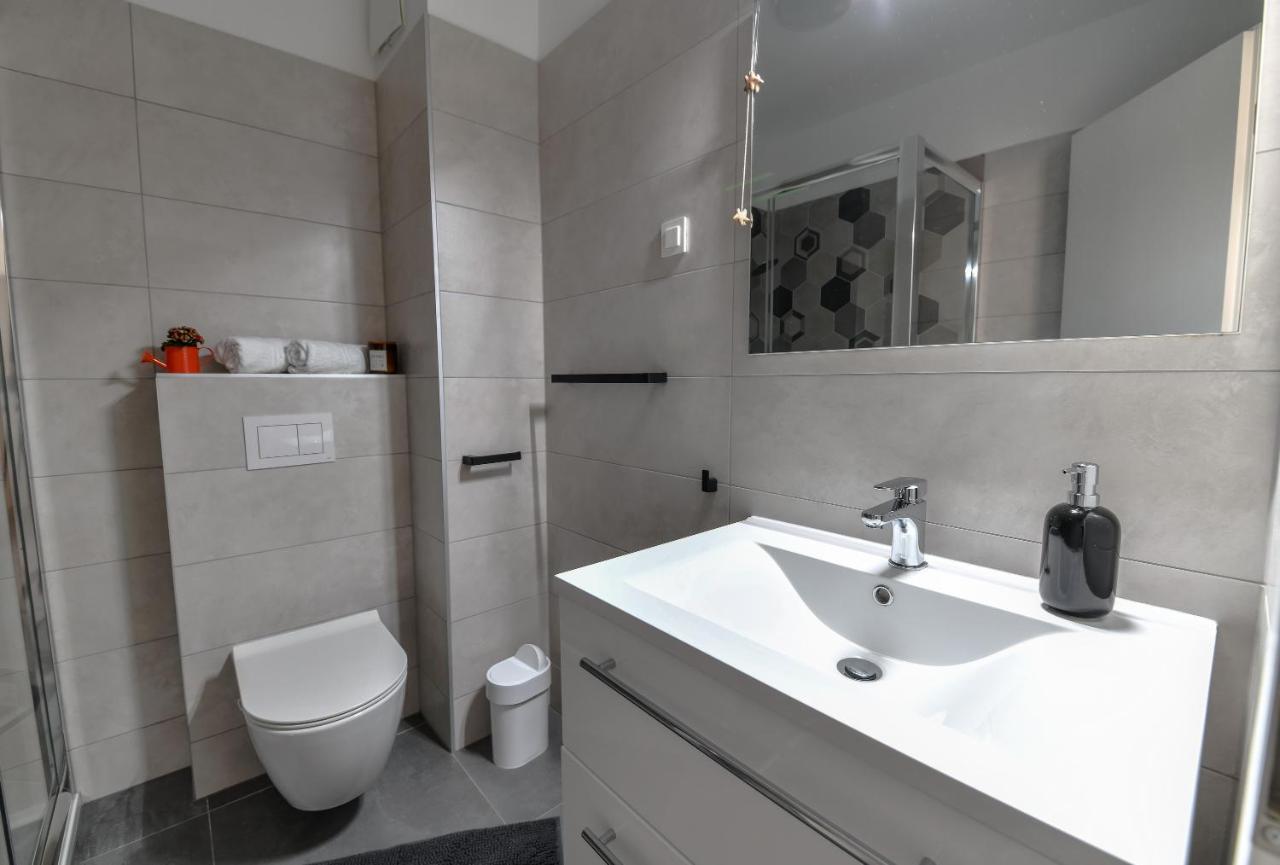 Spacious Apartment Nero With Free Parking Zadar Exteriér fotografie