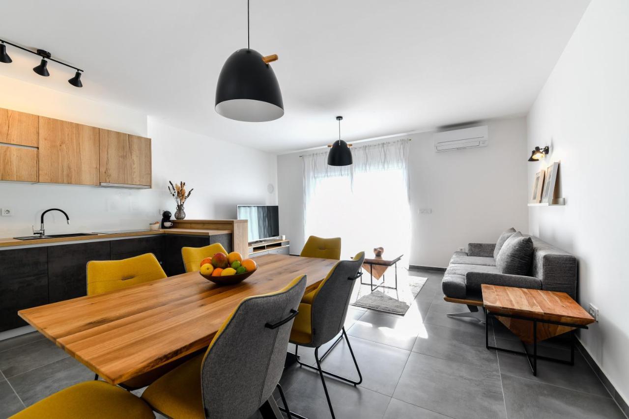 Spacious Apartment Nero With Free Parking Zadar Exteriér fotografie